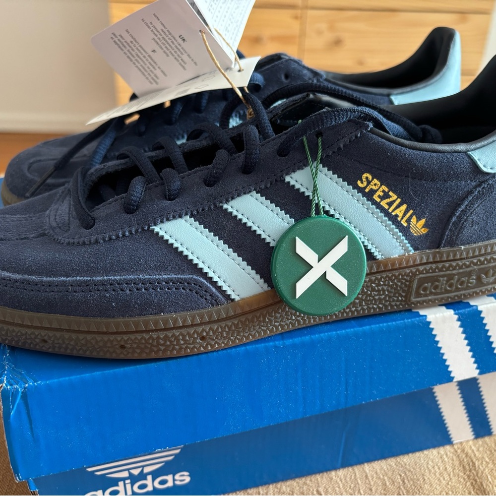 Adidas Navy handball spezial men’s 7.5 women’s 8.5-9
